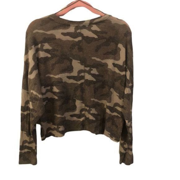 Freshman V-neck Knit Long Sleeve Camouflage Shirt Sweater Size Medium - Picture 2 of 5
